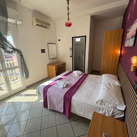 Hotel New Liston Римини Екстериор снимка
