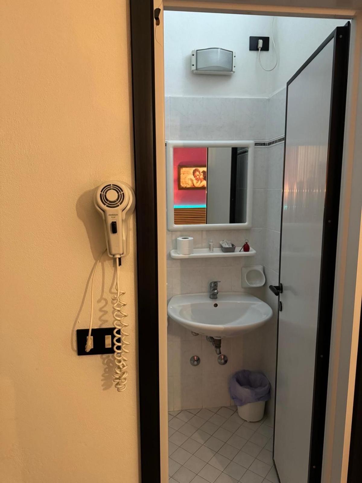 Hotel New Liston Римини Екстериор снимка
