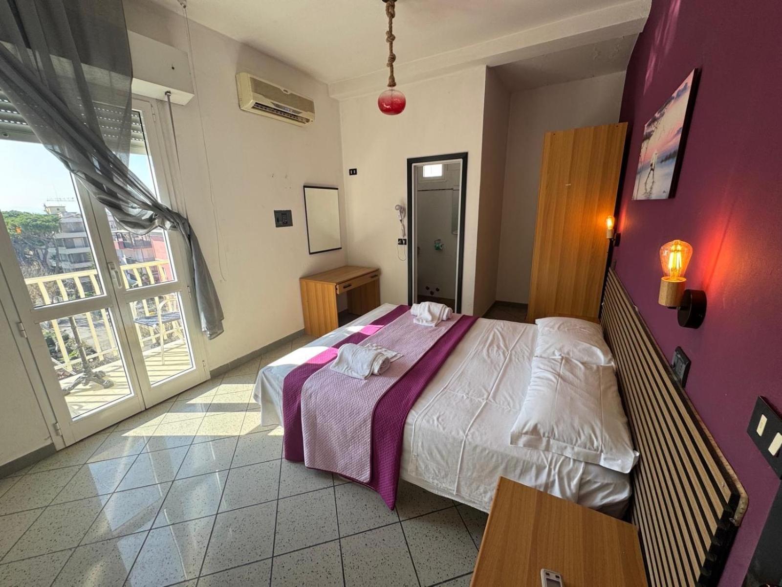 Hotel New Liston Римини Екстериор снимка